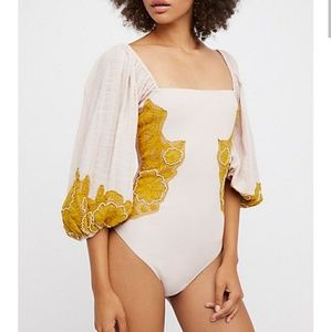 Straightneck/ puffy sleeve bodysuit